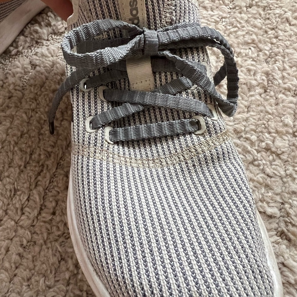 Adidas Cloudfoam Gray and White Sneakers - Picture 4 of 9